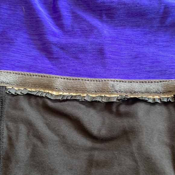 MPG workout top in purple, grey and black, size small. - Picture 7 of 10